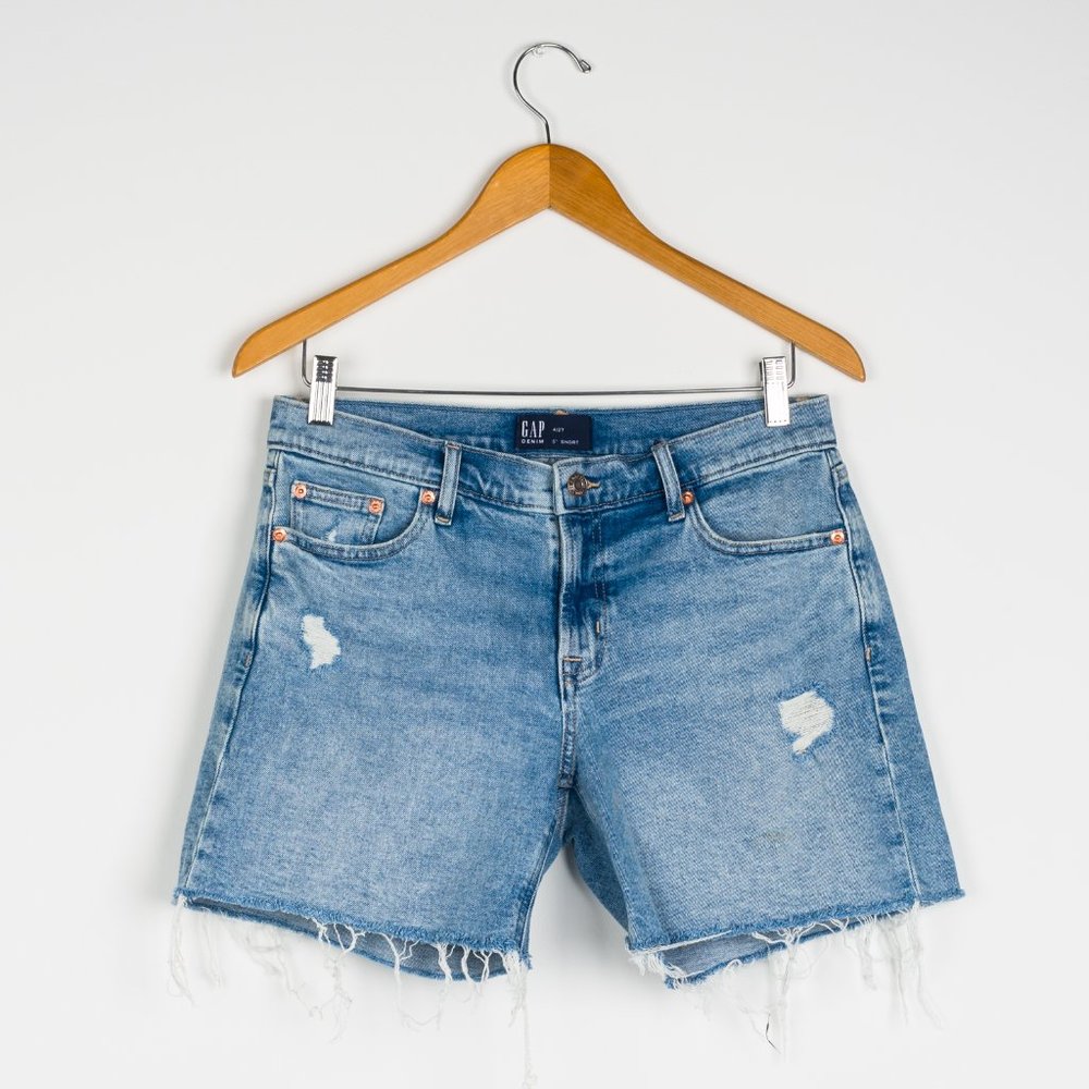 Women's GAP 5 inch Distressed Denim Cut-Off Shorts size 4/27